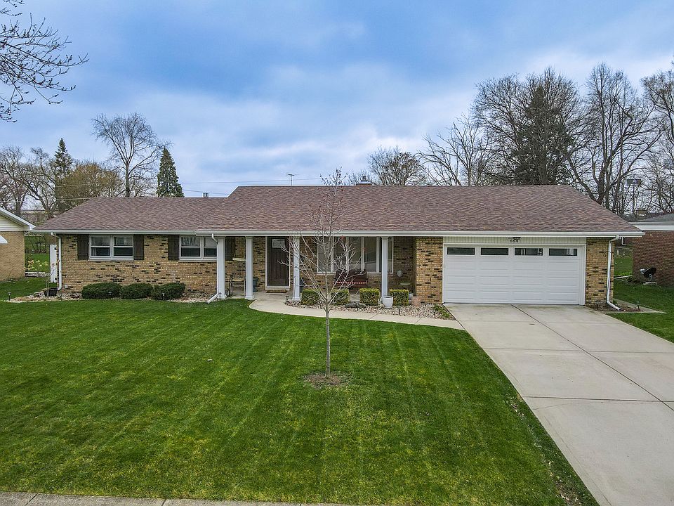 1st image of 664 Marquette Dr