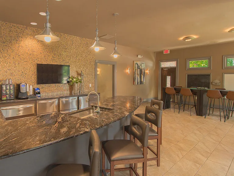 Woodhaven at Park Bridge Apartments — Photo 9