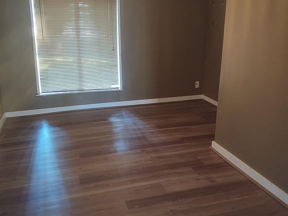 5th image of 13 Oak Forest Dr