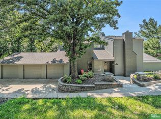 21811 Hillandale Dr, Elkhorn, NE 68022