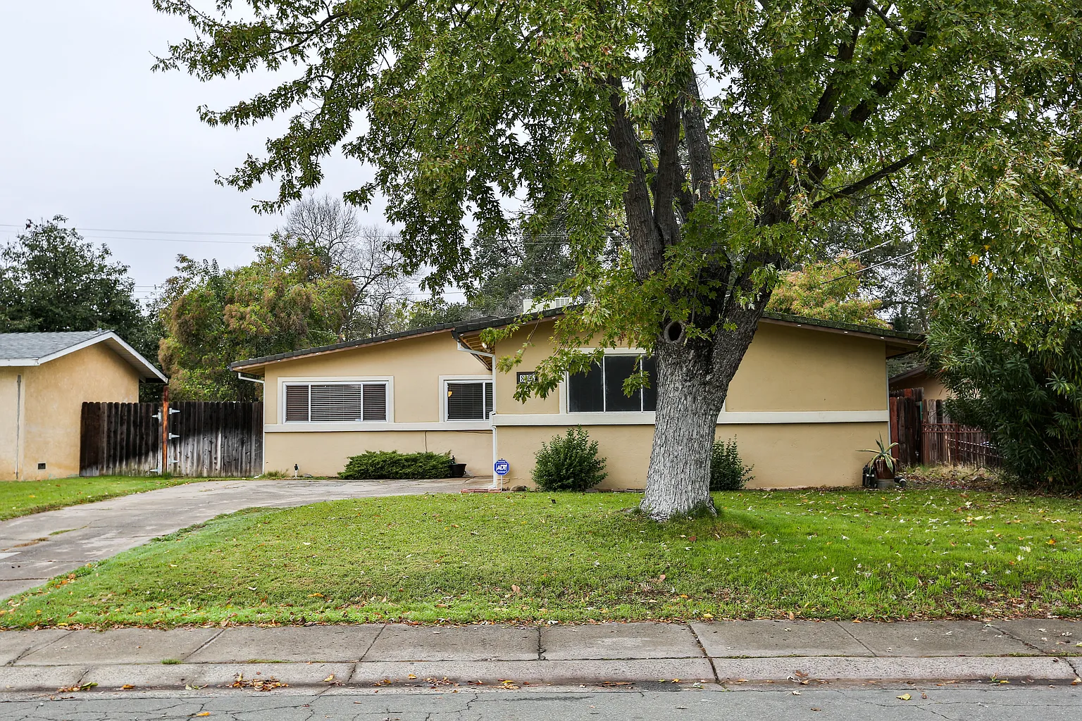 8055 Rusch Dr photo 1