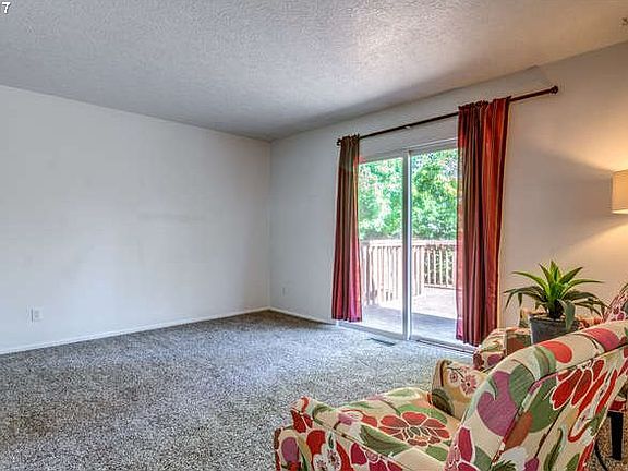 5th image of 9405 SE Regents Dr