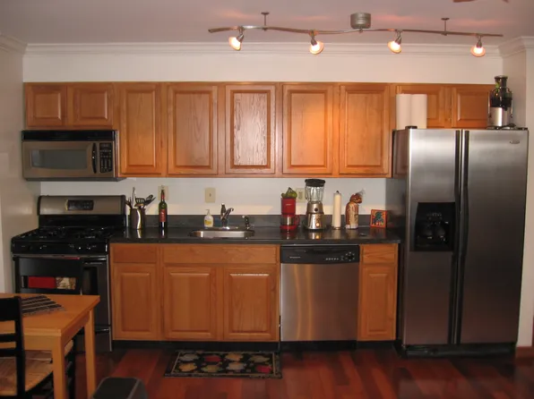 3214 8th St SE APT 6, Washington, DC 20032