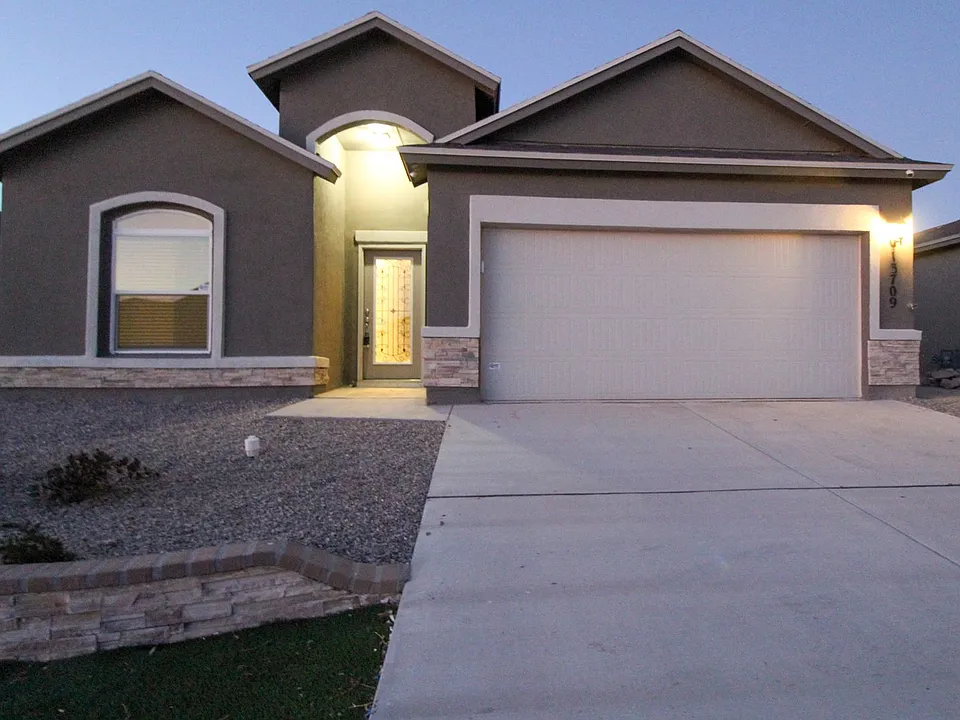 13709 Lago Vista Ave