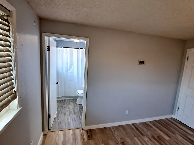 1316 S Woodlawn St — Photo 39
