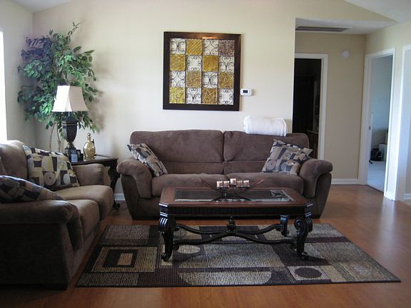 3rd image of 1013 Magnolia Grove Ct