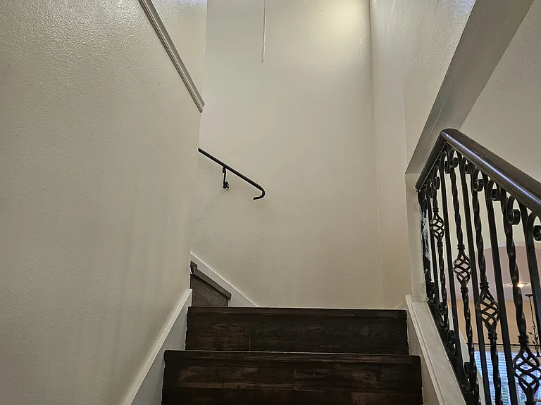 493 Lakepark Trl — Photo 3
