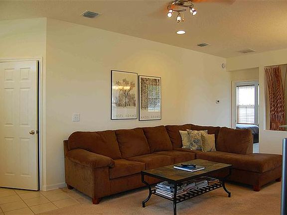 3rd image of 4264 Four Oaks Blvd