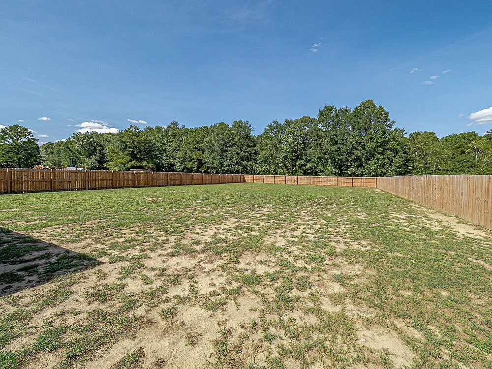 3 bed, 2.0 bath, 1255 sqft, $1,600 — Photo 4