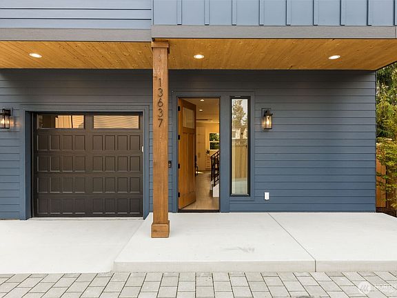 3rd image of 13637 103rd Avenue NE