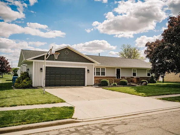 213 West St, Jackson Center, OH 45334