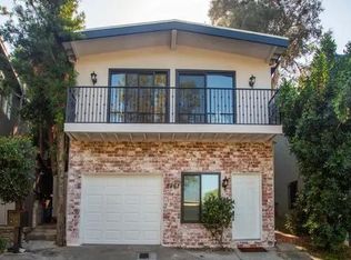 8867 Lookout Mountain Ave, Los Angeles, CA 90046