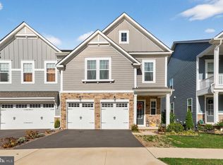 17945 Woods Overlook Dr, Dumfries, VA 22026