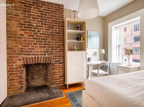 69 Washington Place image 16 of 25