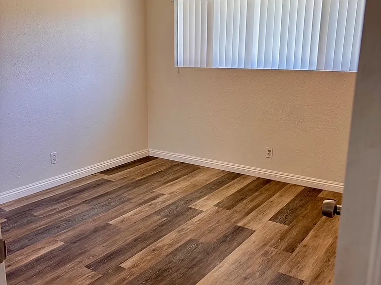 2604 Rudder Ave — Photo 4