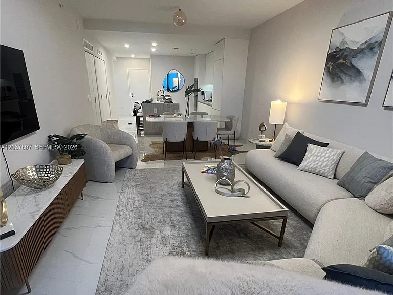 700 NE 24th St #1002 — Photo 7
