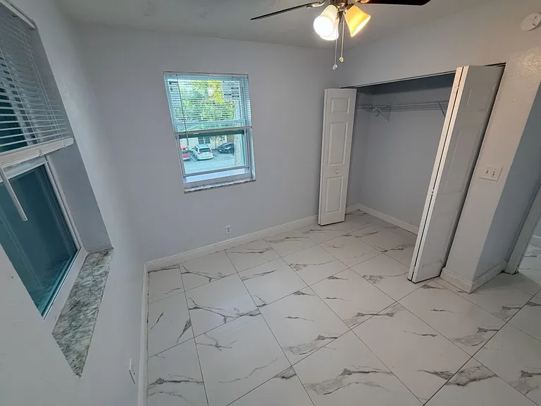 1651 SW 40th Ter #A — Photo 9
