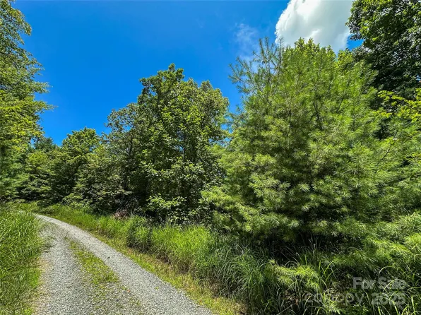 Emma Bri Ln #10, Hendersonville, NC 28739