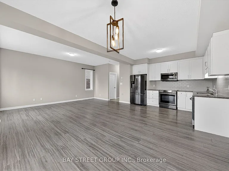 445 Avens St — Photo 17