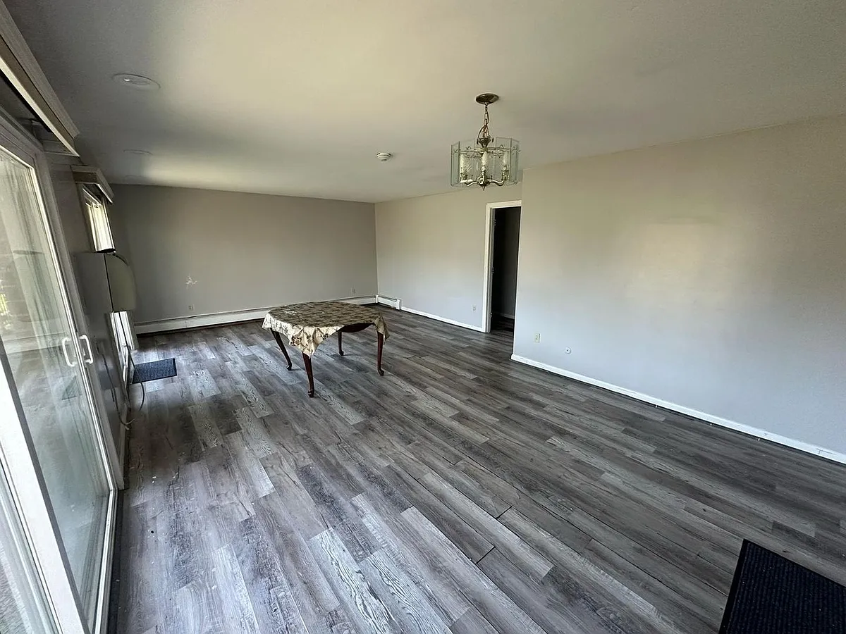 Building Photo - 48 Fernview Ave #9