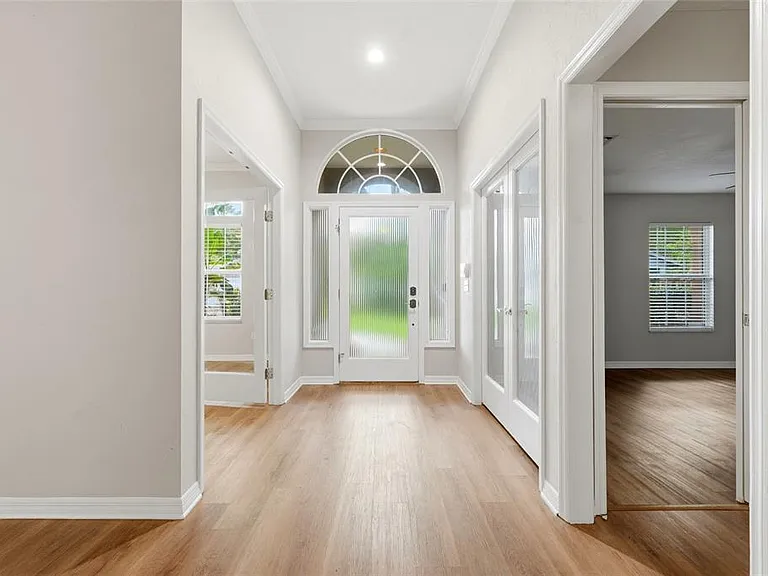1111 SW 80th Dr — Photo 2