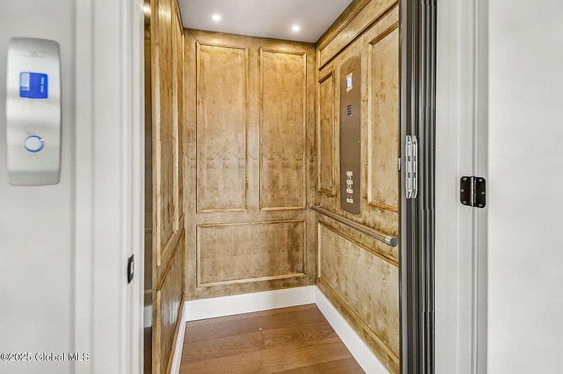 4th image of 606 Vly Pointe Drive