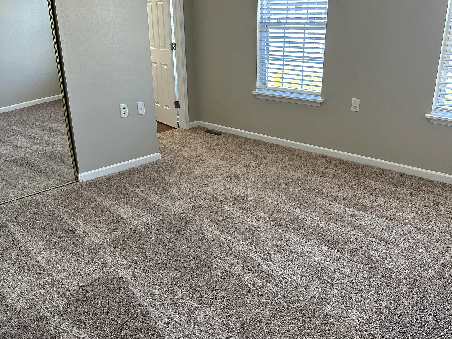 2 bed, 2.5 bath, 1400 sqft, $1,500 — Photo 4