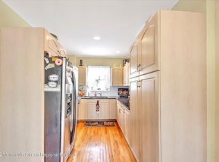 421 W Lincoln Ave, Oakhurst, NJ 07755