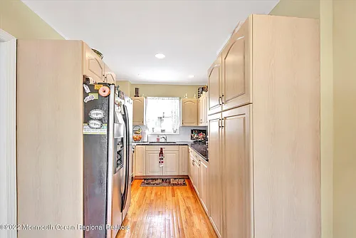 421 W Lincoln Ave Photo 1