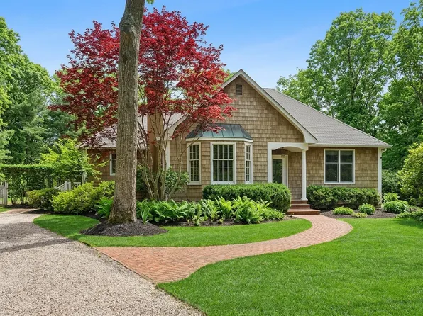 23 Shorewood Dr, East Hampton, NY 11937