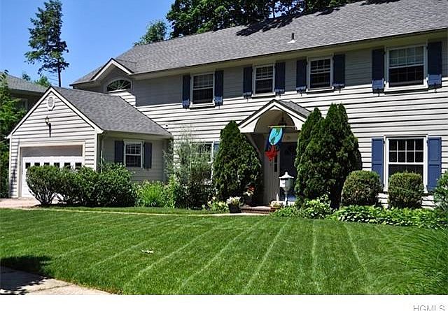 Welcome to beautiful 25 Mitchill Place
