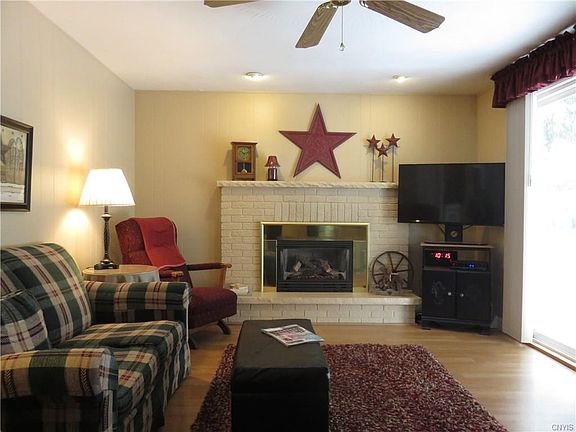 5th image of 212 Thornton Cir S