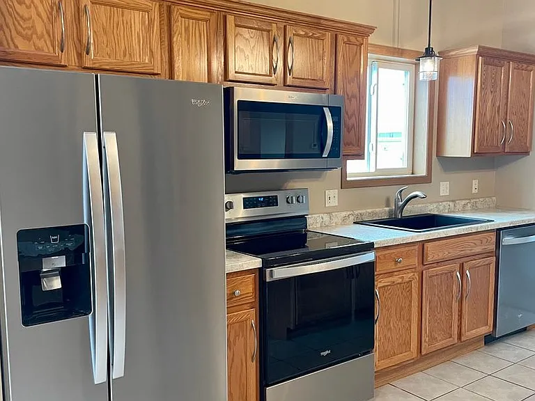 3552-3558 E Meadows Pl — Photo 7