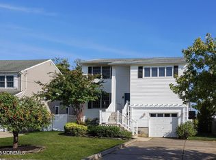 93 S Ward Ave, Rumson, NJ 07760