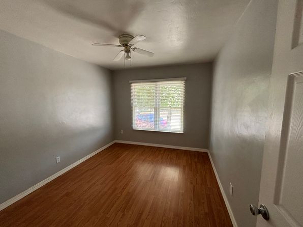 (undisclosed Address), Taft, CA 93268