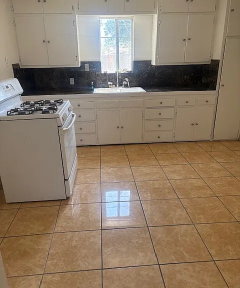 205 S Milham Dr — Photo 4