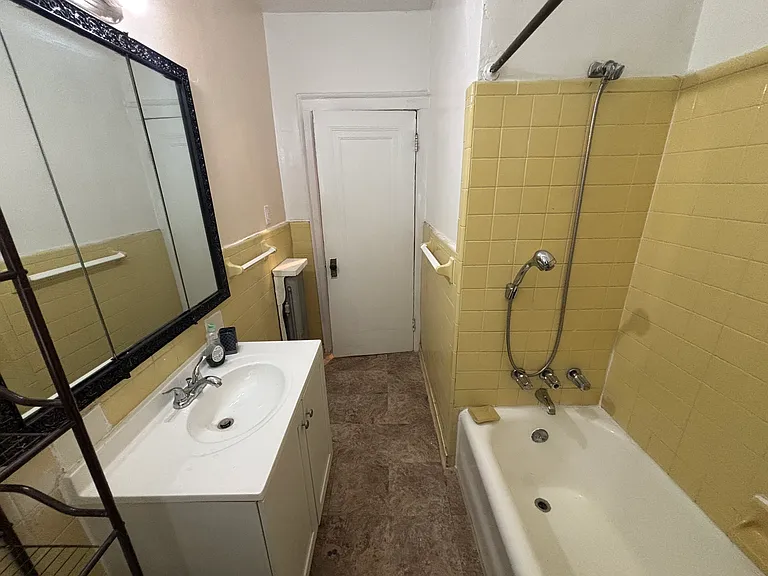 3237 Calvert St — Photo 5