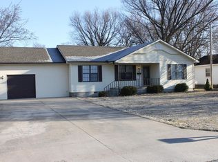 340 E 4th St, Baxter Springs, KS 66713