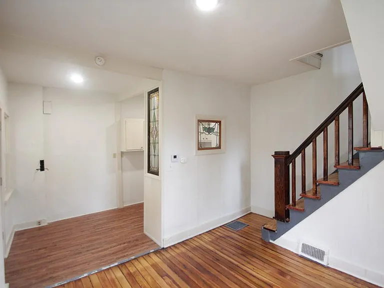 442 Franklin Ave — Photo 8