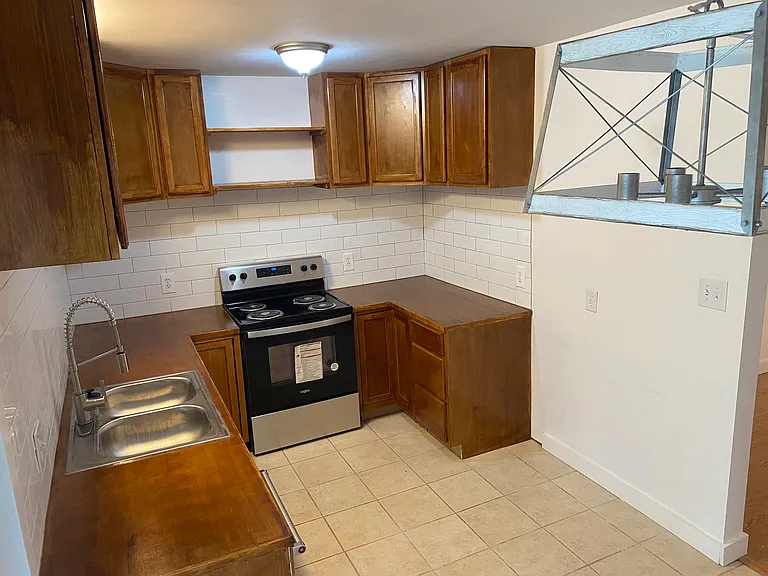 413 S Hickory Ave — Photo 8