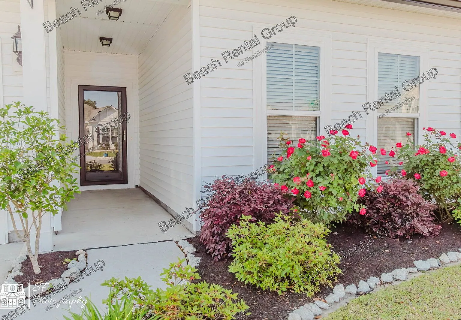 3 bed, 2.0 bath, 1600 sqft, $2,175 — Photo 2