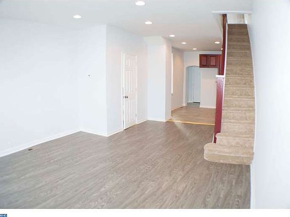 3rd image of 2438 S American St