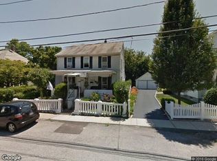 35 Valentine St, Glen Cove, NY 11542