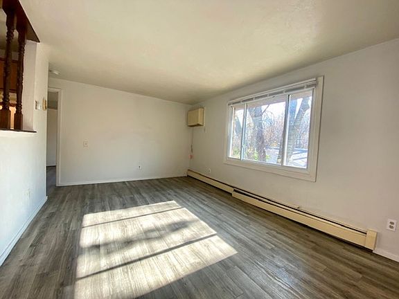 3rd image of 1930 Basten St #7
