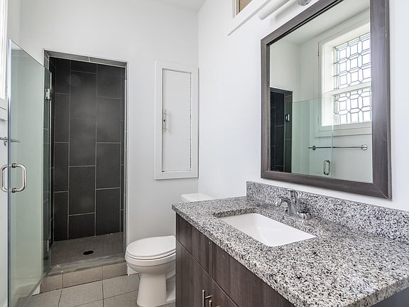 5th image of 2319 Fitzwater St #301