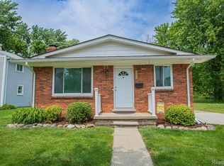 35349 Monroe St, Richmond, MI 48062