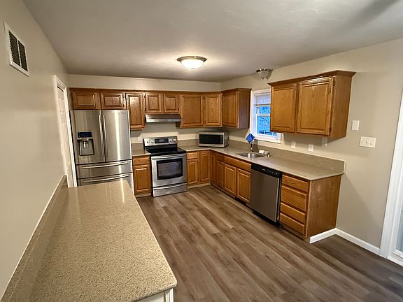 2nd image of 412 Debbi Ct