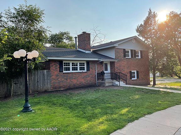 2nd image of 511 Holman Ln