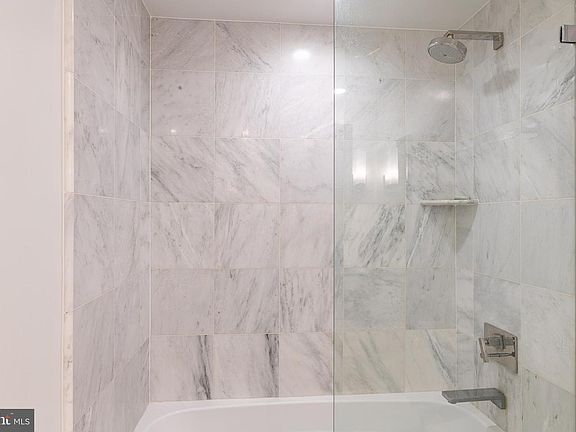 4th image of 700 New Hampshire Ave NW #4119