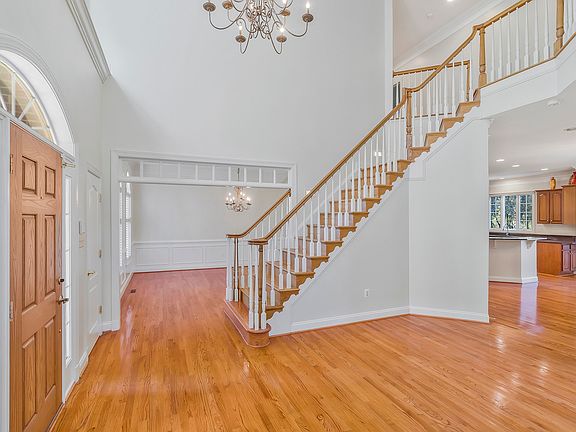 2nd image of 1108 Marlene Ln